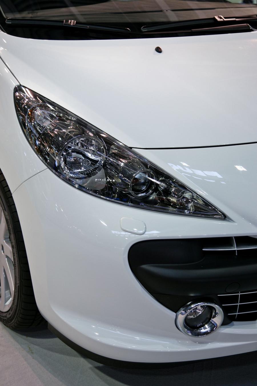  Peugeot 207 2006 года  (фото 3 из 180)